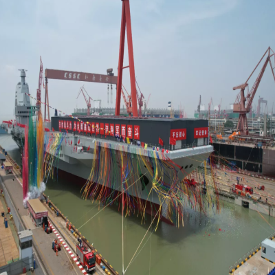 熱烈祝賀:我國(guó)第三艘航空母艦“福建號(hào)”今日下水，舷號(hào)18